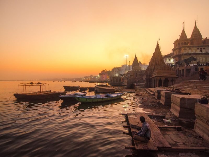 evening-at-varanasi-610625330-58e54bd25f9b58ef7e7c8bb9
